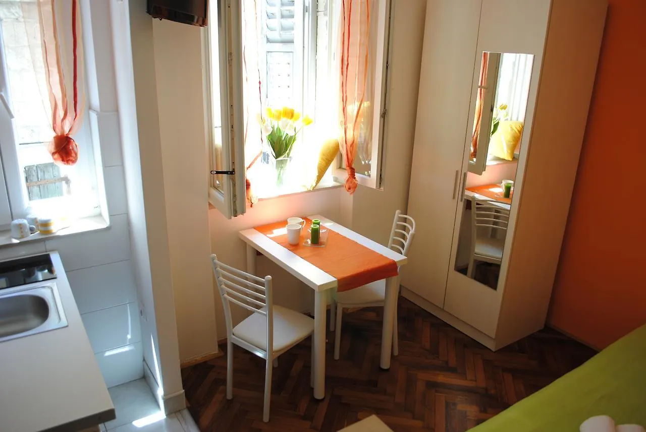 Optimist Split/City Center Apartment